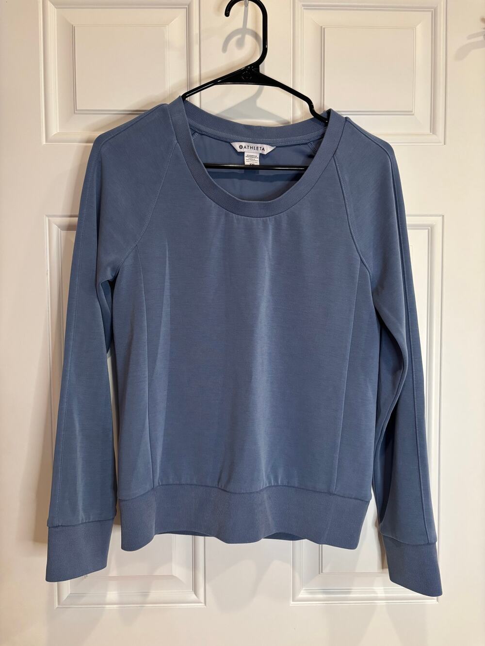 Athleta Blue Long-Sleeve Scoop-Neck Sweatshirt